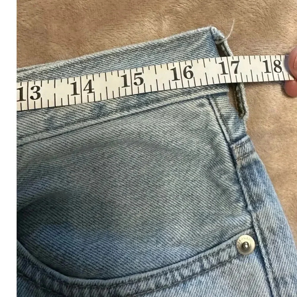 Everlane 90's Cheeky Jean Size 32 Regular Mom Distressed Denim - Picture 5 of 6